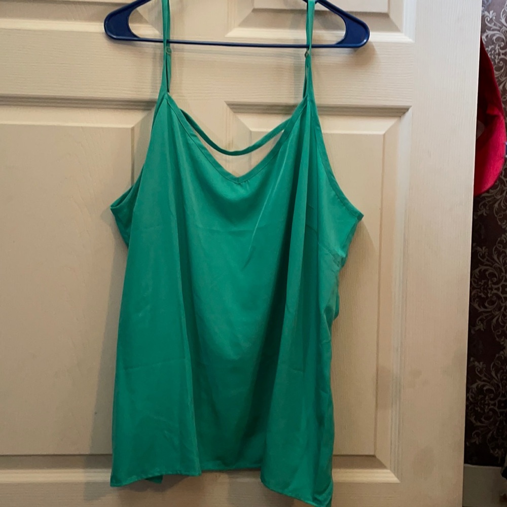 EUC (Never Worn) Green Vneck Tank with Deep V-back with bar, Sz 2x